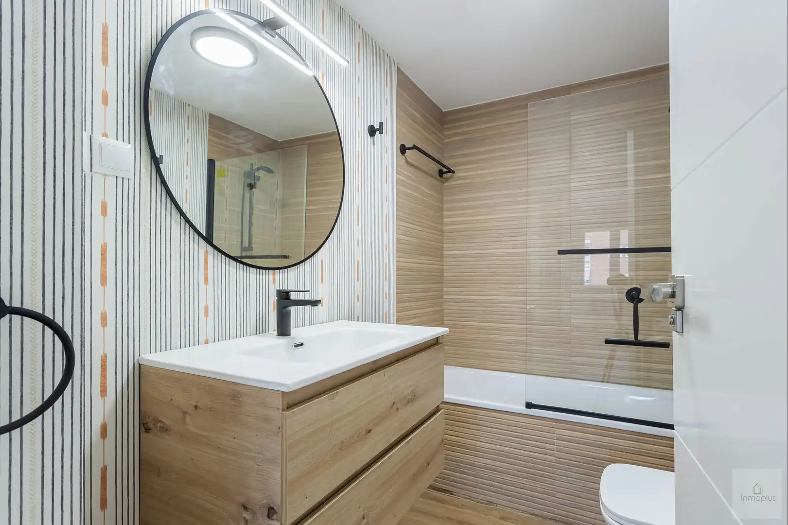 Bathroom of Flat for sale in Móstoles  with Air Conditioner, Terrace and Furnished