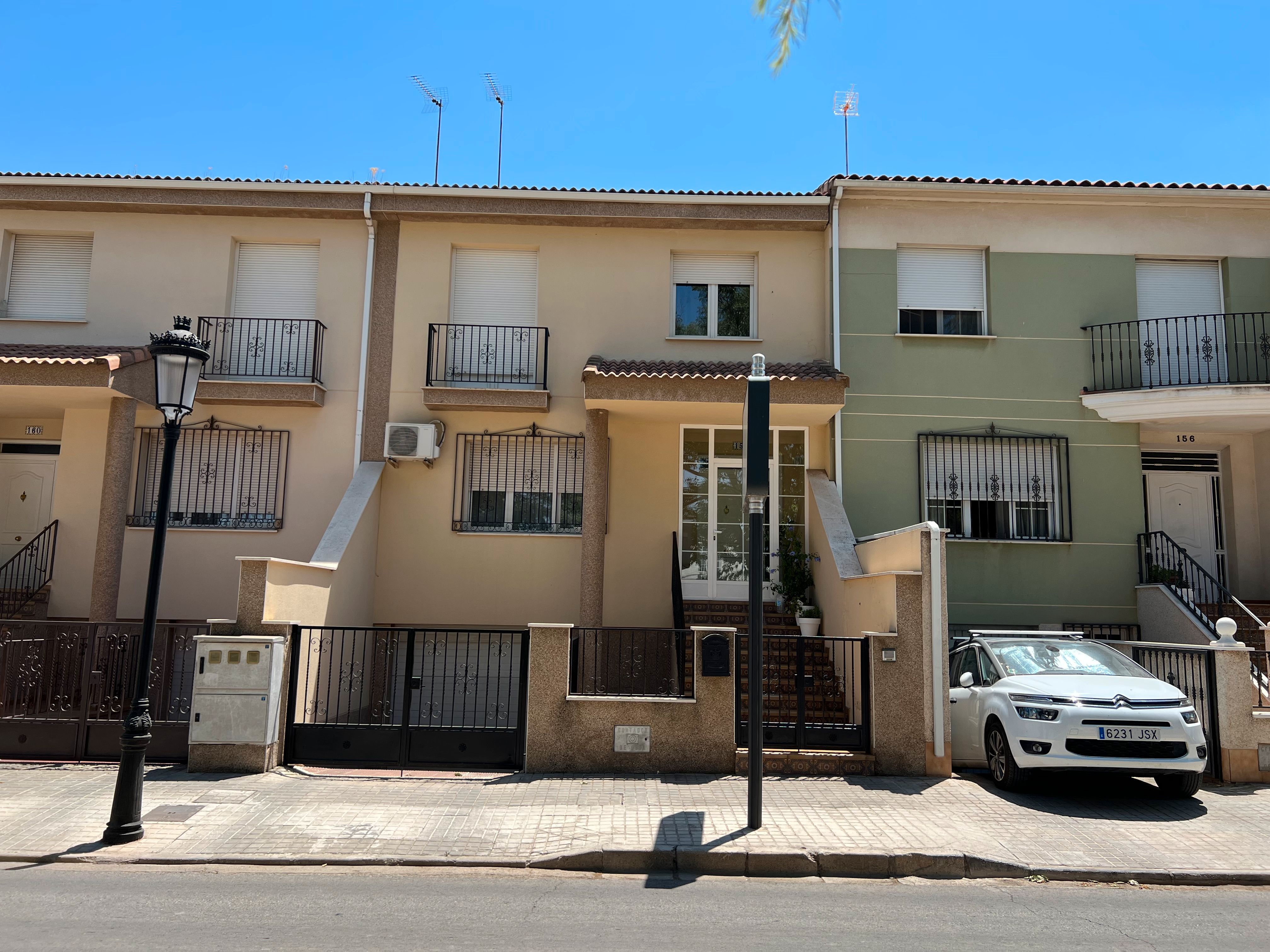 Exterior view of House or chalet for sale in Tomelloso  with Air Conditioner, Heating and Parquet flooring