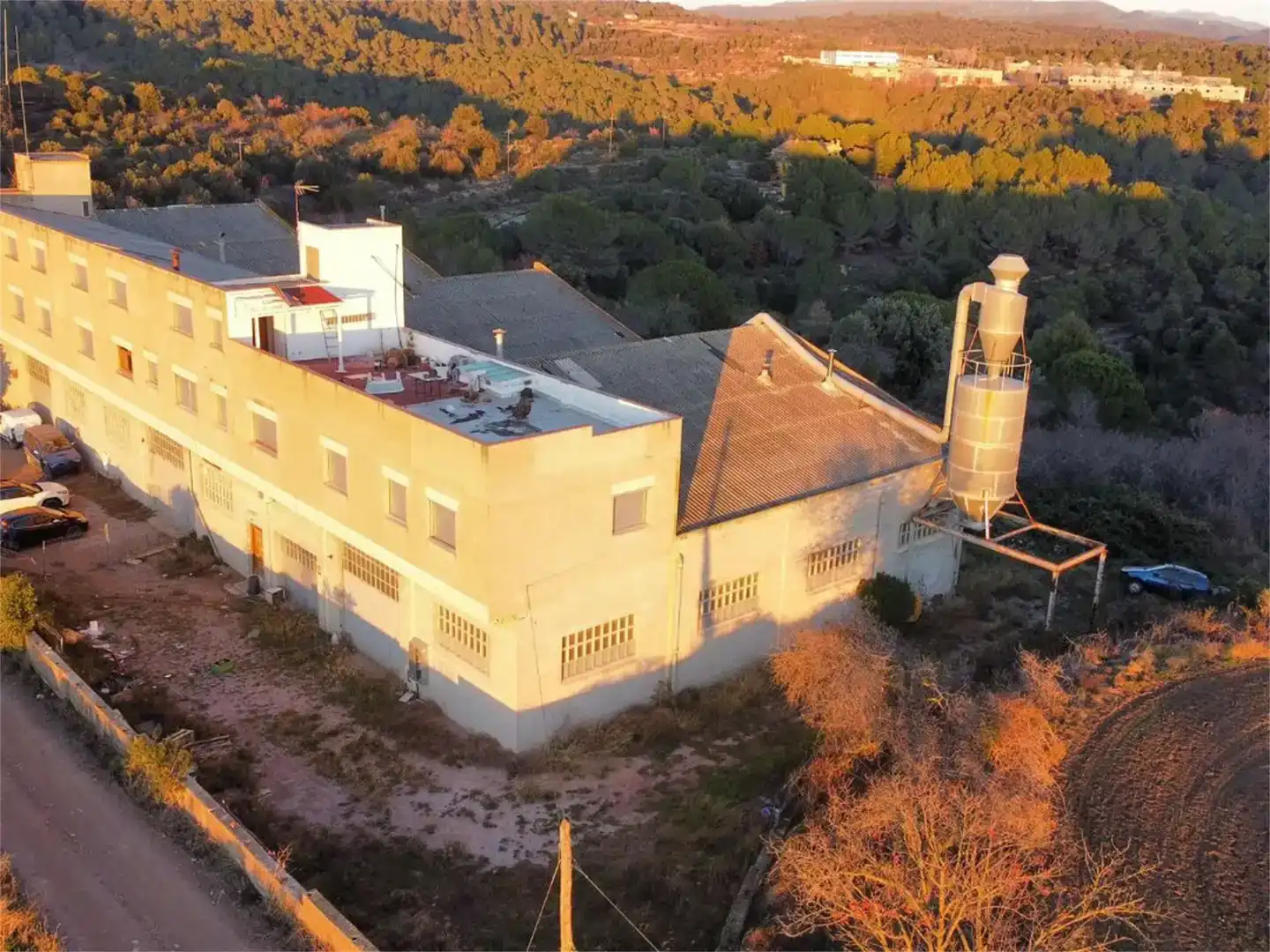 Außenansicht von Fabrikhallen zum Verkauf in Sant Feliu de Codines