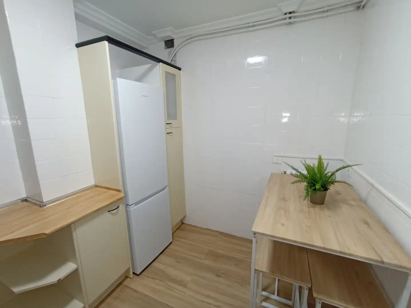 Room in Calle Hornos Caleros, Estación