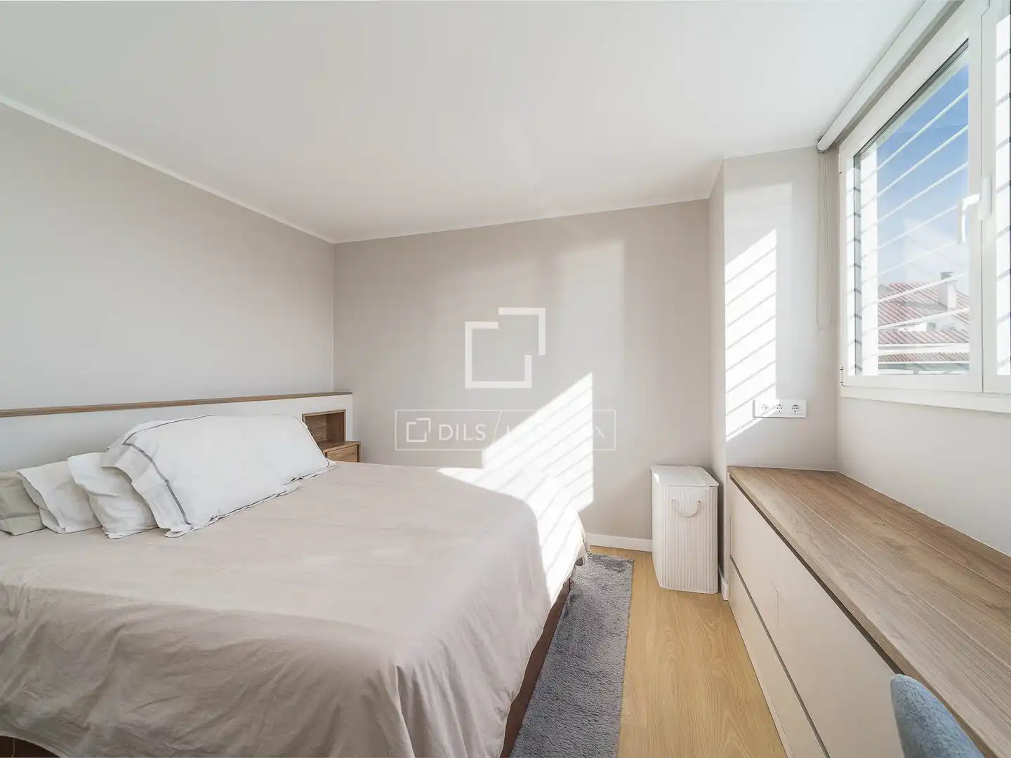 Schlafzimmer von Dachboden zum Verkauf in Barcelona mit Klimaanlage, Heizung und Terrasse