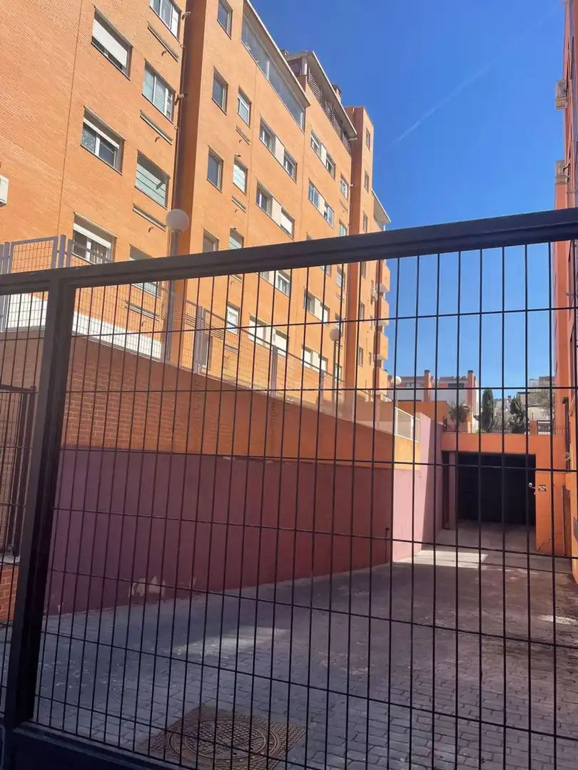 Außenansicht von Garage zum Verkauf in Rivas-Vaciamadrid