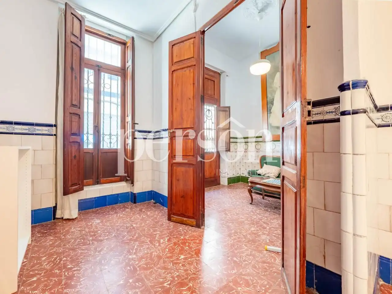Erdgeschoss zum Verkauf in Valencia mit Terrasse