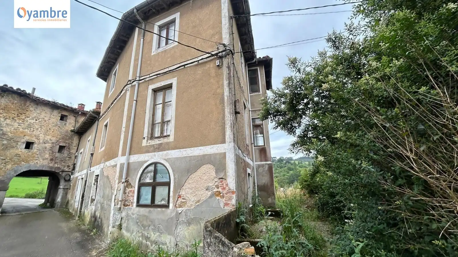 Vista exterior de Piso en venta en Hazas de Cesto con Balcón