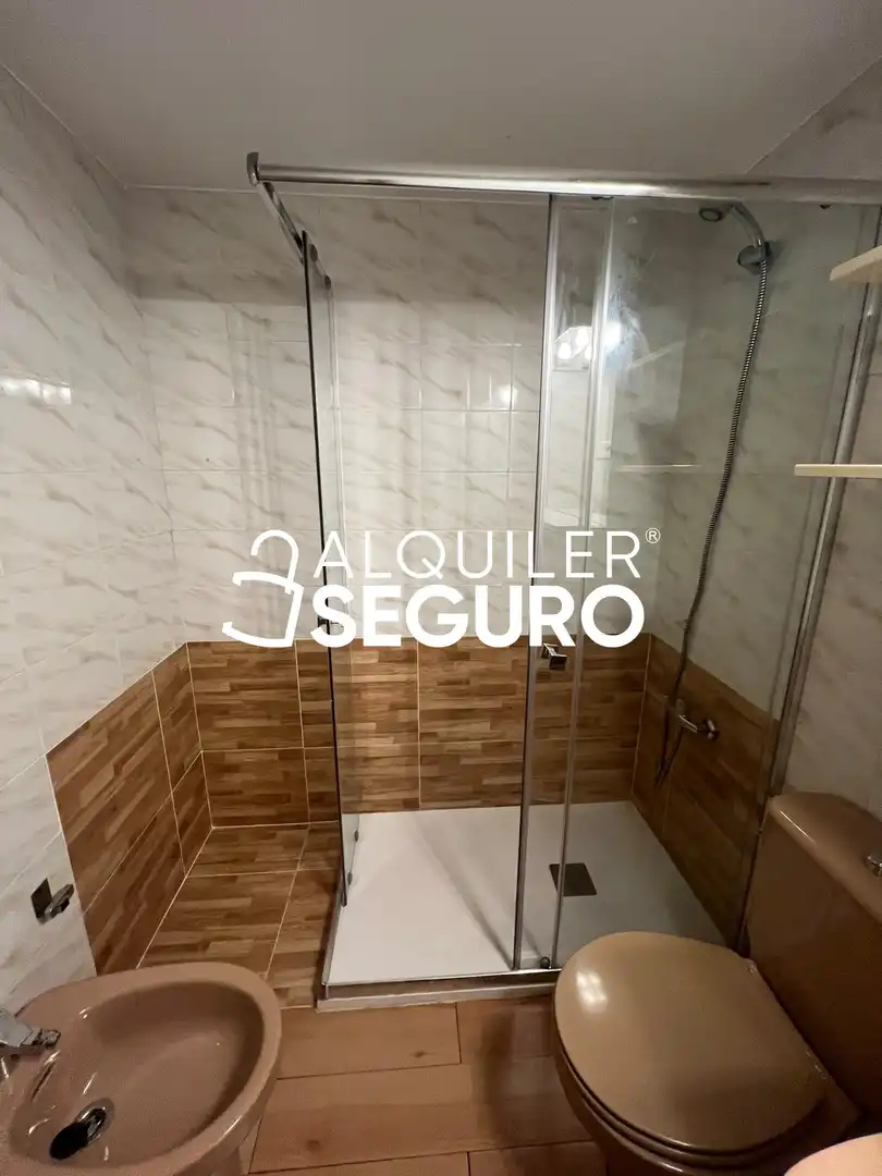 Bathroom of Houses for rent in Tres Cantos  with Heating, Storage room and Swimming Pool