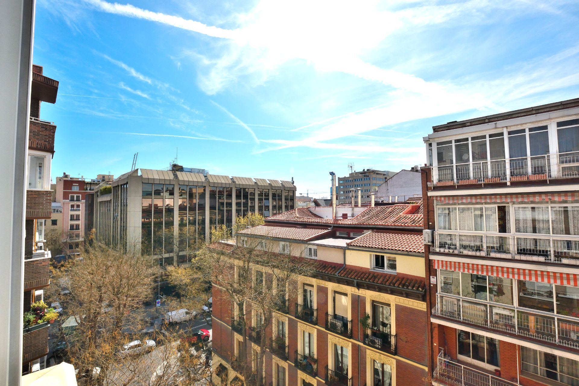Vista exterior de Àtic en venda en  Madrid Capital amb Aire condicionat i Calefacció