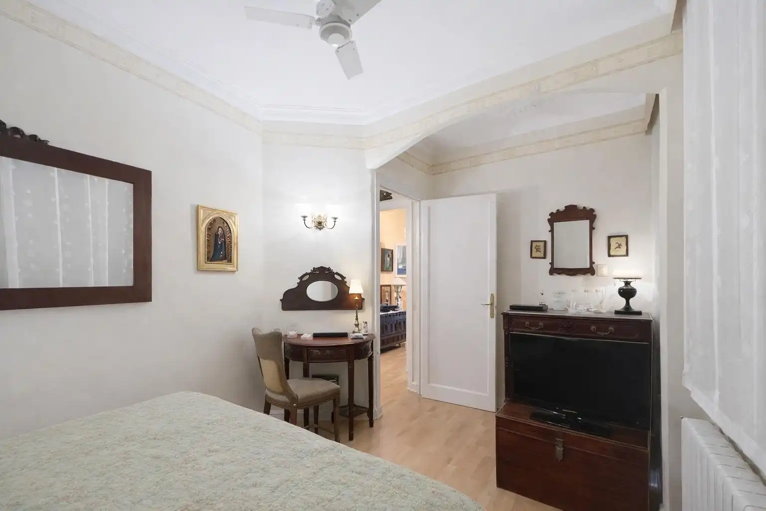 Schlafzimmer von Wohnungen zum Verkauf in Barcelona mit Heizung, Parkett und Möbliert