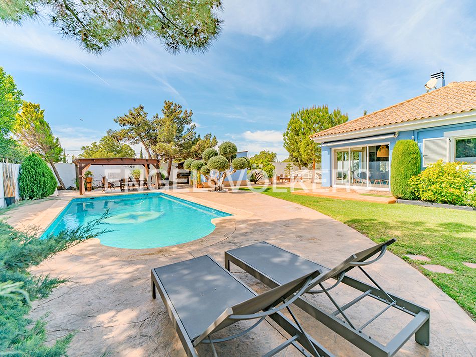 Vista exterior de Casa o chalet en venta en Mutxamel con Aire acondicionado, Calefacción y Jardín privado