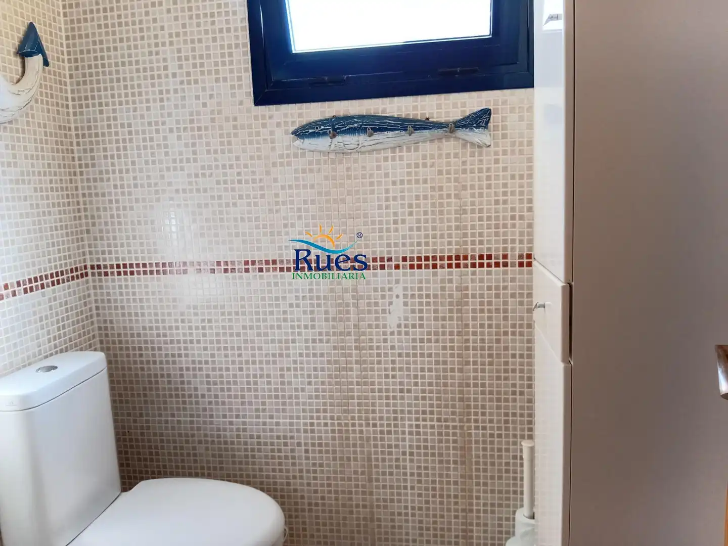 Badezimmer von Einfamilien-Reihenhaus zum Verkauf in Torreblanca mit Terrasse, Balkon und Gemeinschaftspool