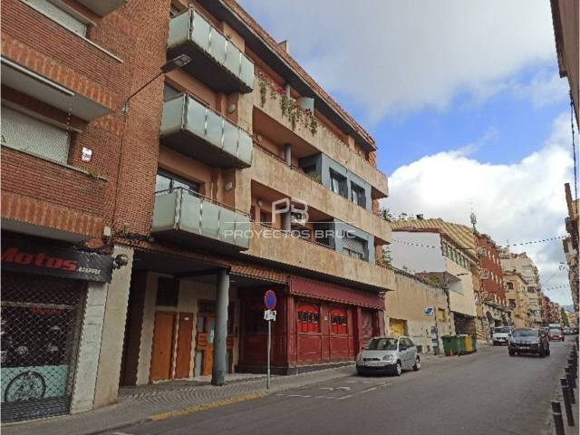 Local comercial en Venta en Calle Galileu en Ca n'Aurell