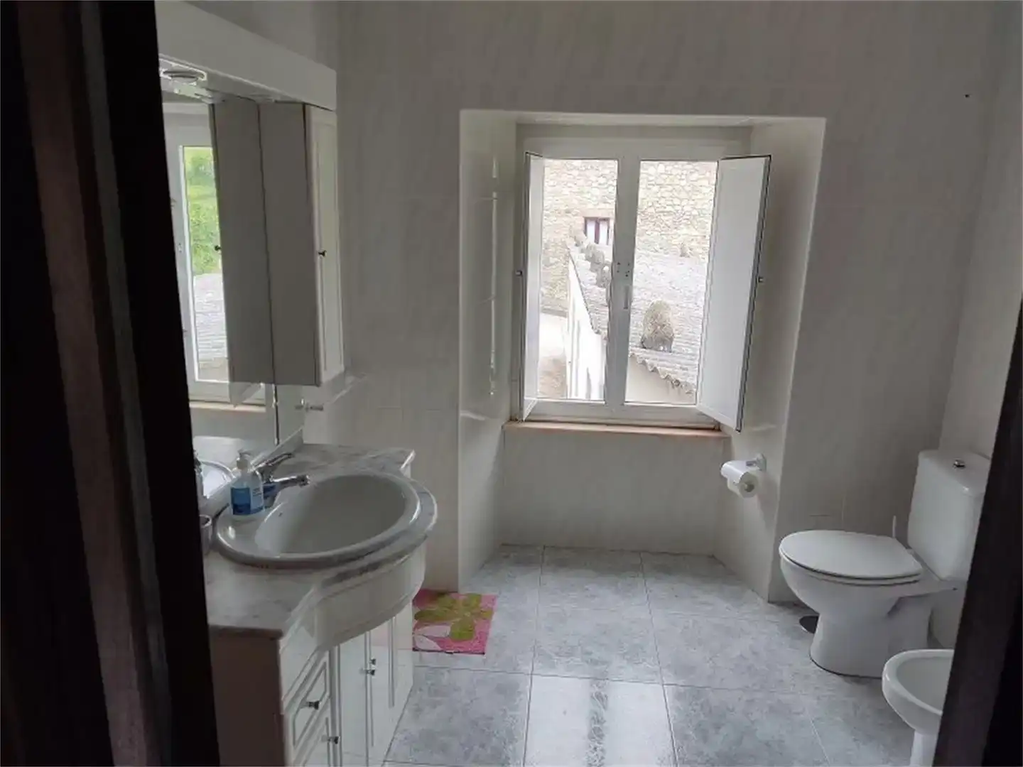 Baño de Casa o chalet de alquiler en Xove con Jardín privado, Trastero y Amueblado