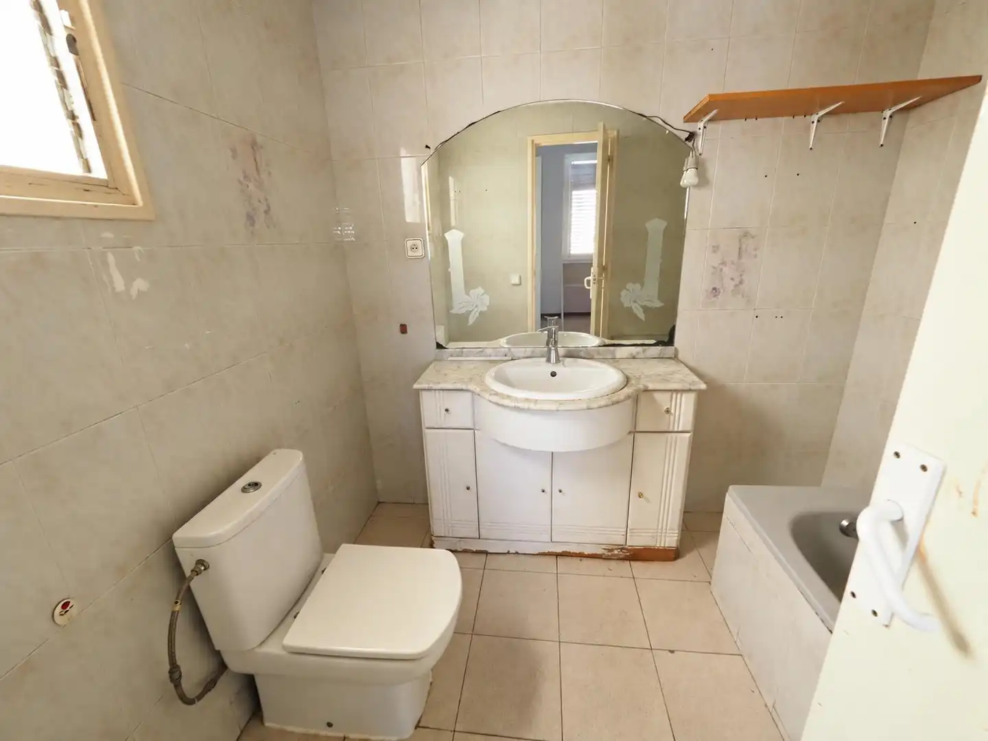 Bathroom of Flat for sale in Sabadell  with Terrace