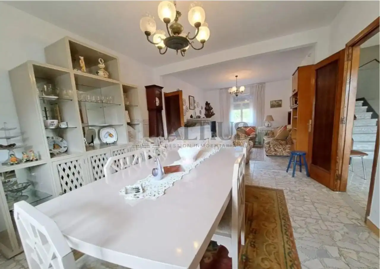 Comedor de Casa o chalet en venta en Boiro con Calefacción, Jardín privado y Amueblado