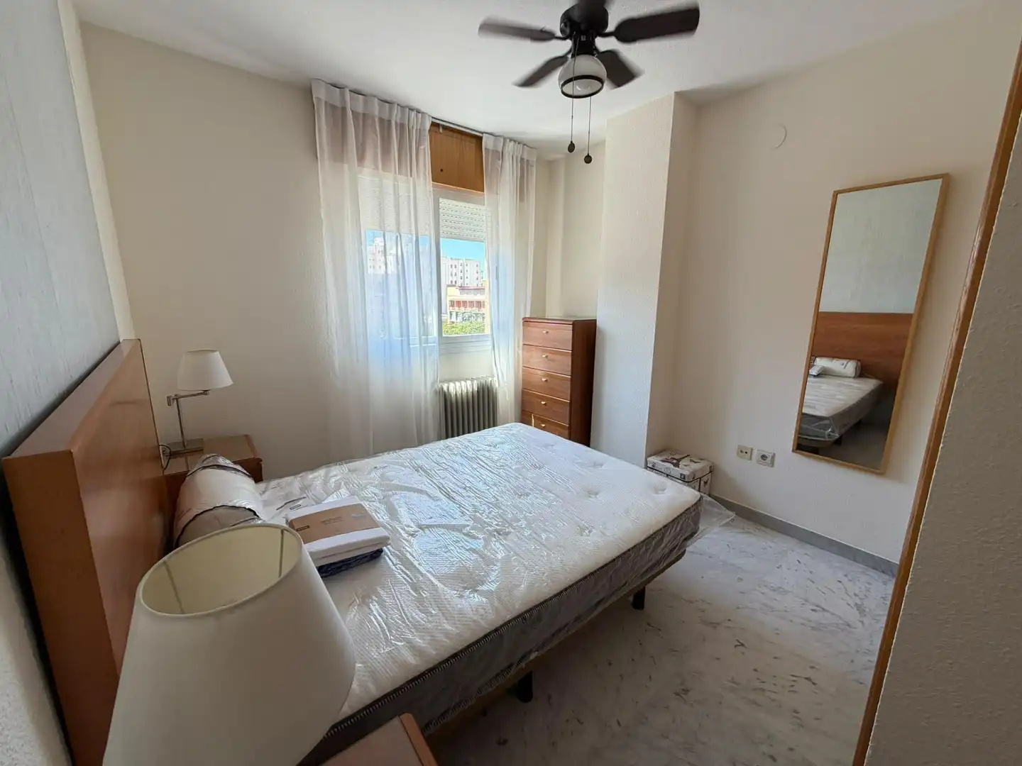 Flat with terrace to rent in Beiro, imagen 8