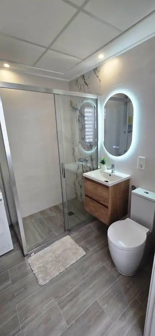 Baño de Piso en venta en Alicante / Alacant con Aire acondicionado, Calefacción y Terraza