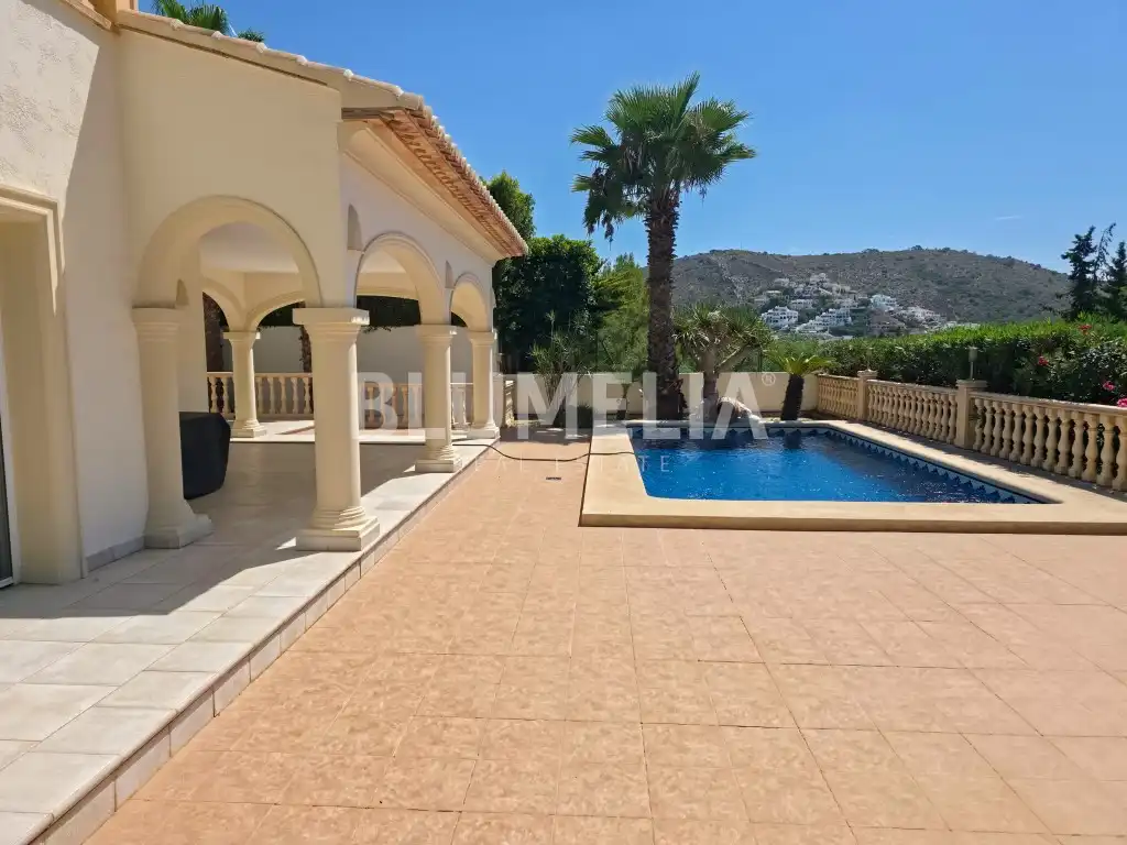 Vista exterior de Casa o xalet en venda en Moraira amb Aire condicionat, Calefacció i Jardí privat