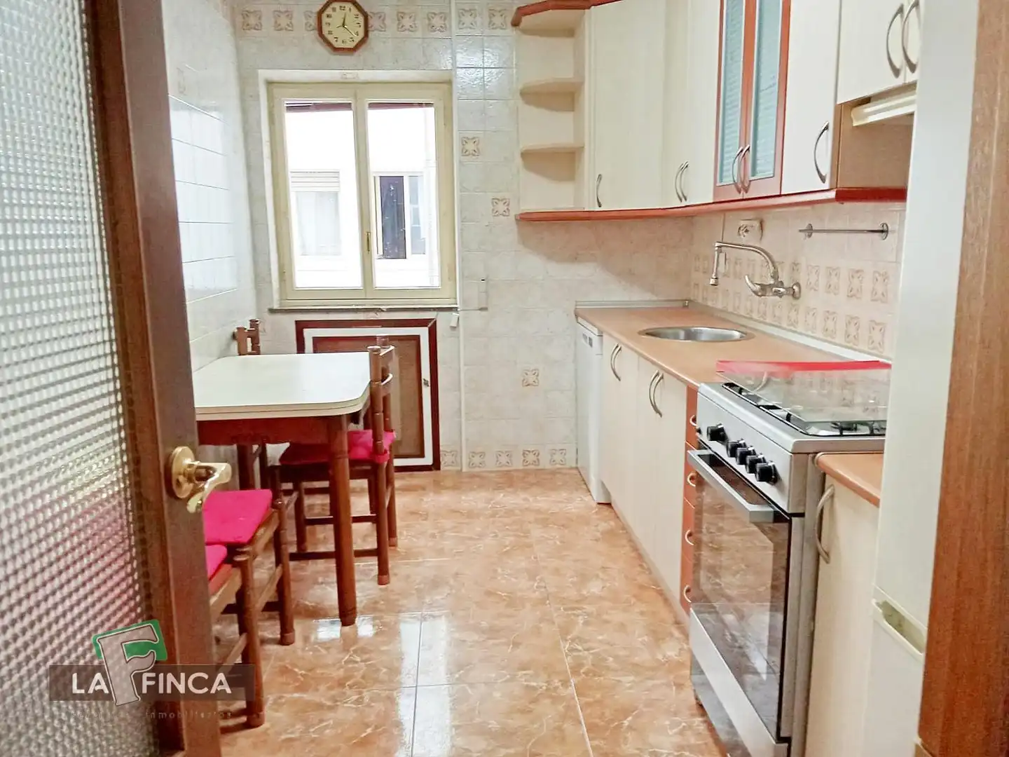 Cocina de Piso en venta en Oviedo  con Calefacción y Parquet
