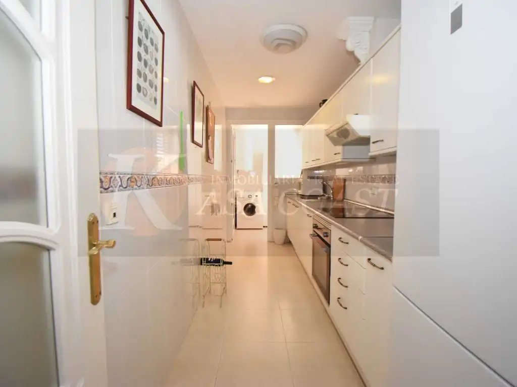 Kitchen of Flat for sale in Fuengirola  with Air Conditioner, Private garden and Terrace