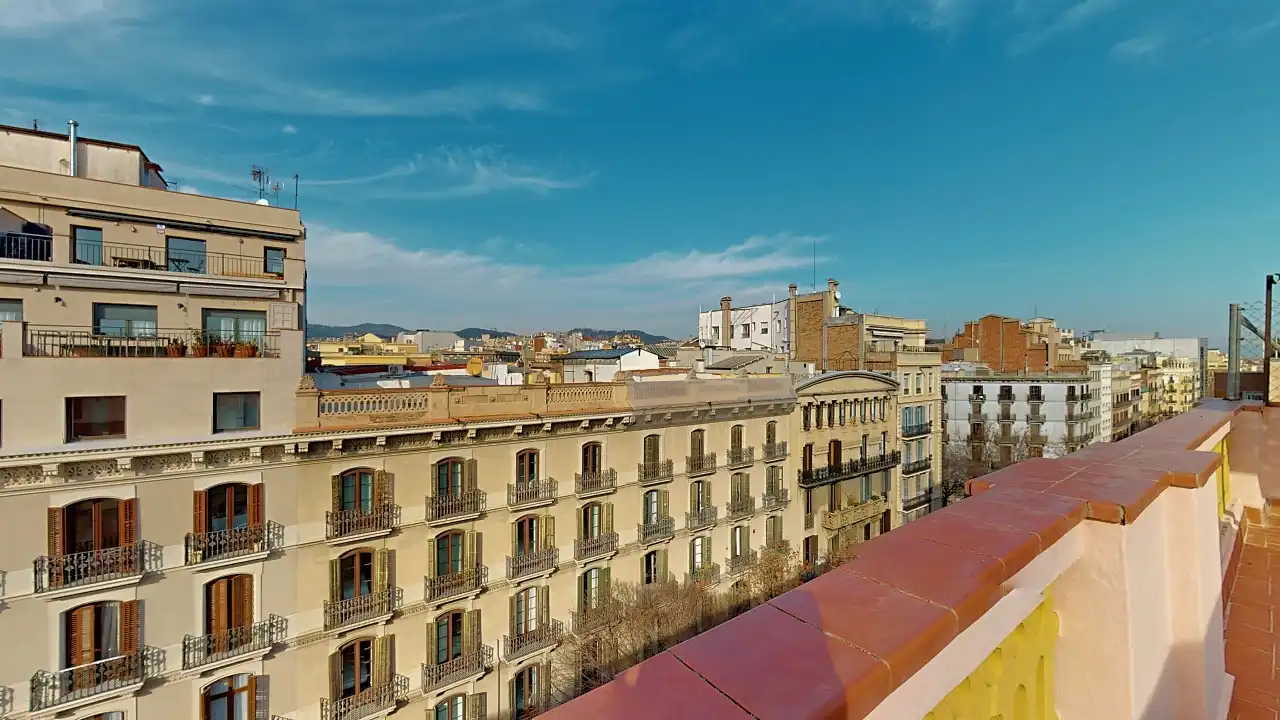 Vista exterior de Àtic en venda en Barcelona amb Aire condicionat i Terrassa
