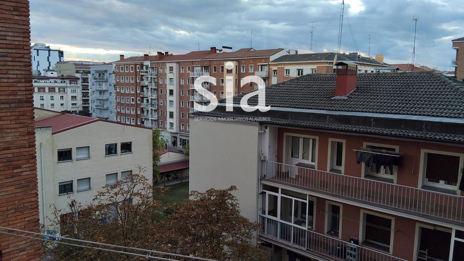 Exterior view of Flat for sale in Vitoria - Gasteiz  with Heating, Terrace and Storage room