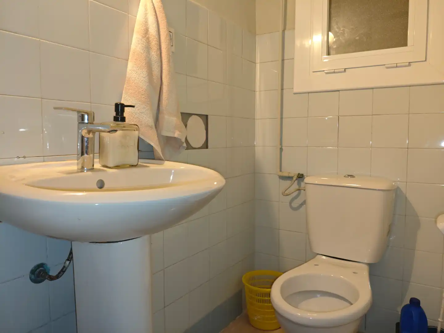 Bany de Pis en venda en Girona amb Calefacció i Balcó