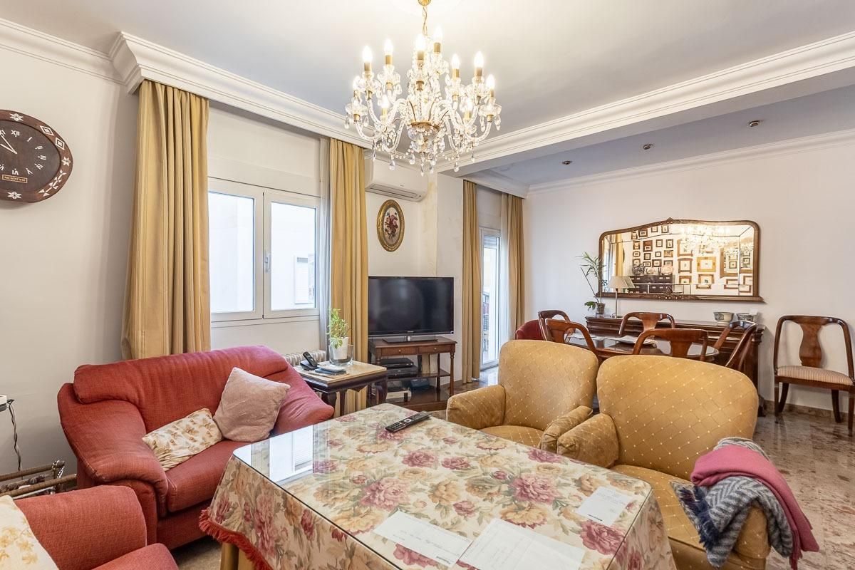 Sala d'estar de Apartament en venda en  Granada Capital amb Aire condicionat i Balcó
