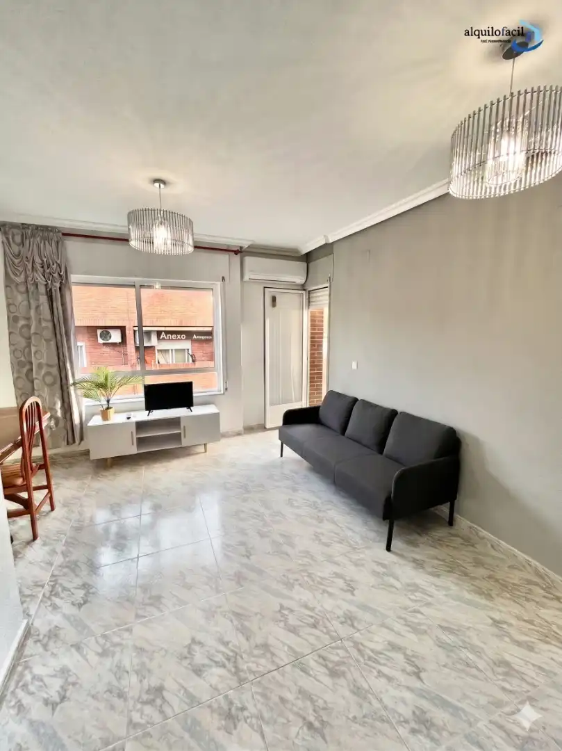 Sala de estar de Piso de alquiler en  Murcia Capital con Aire acondicionado, Terraza y Amueblado