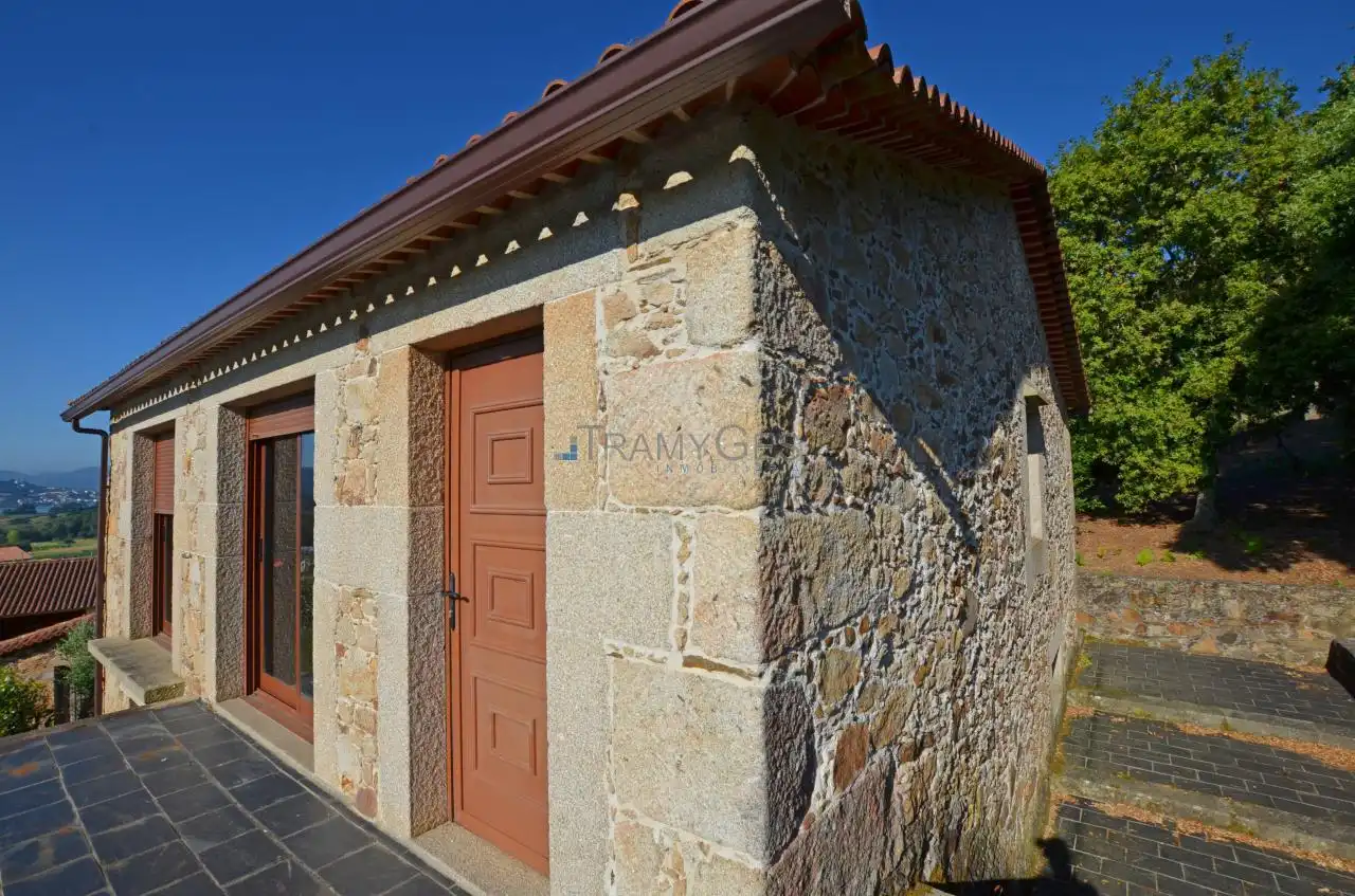 Vista exterior de Finca rústica en venta en O Rosal   con Calefacción, Jardín privado y Terraza