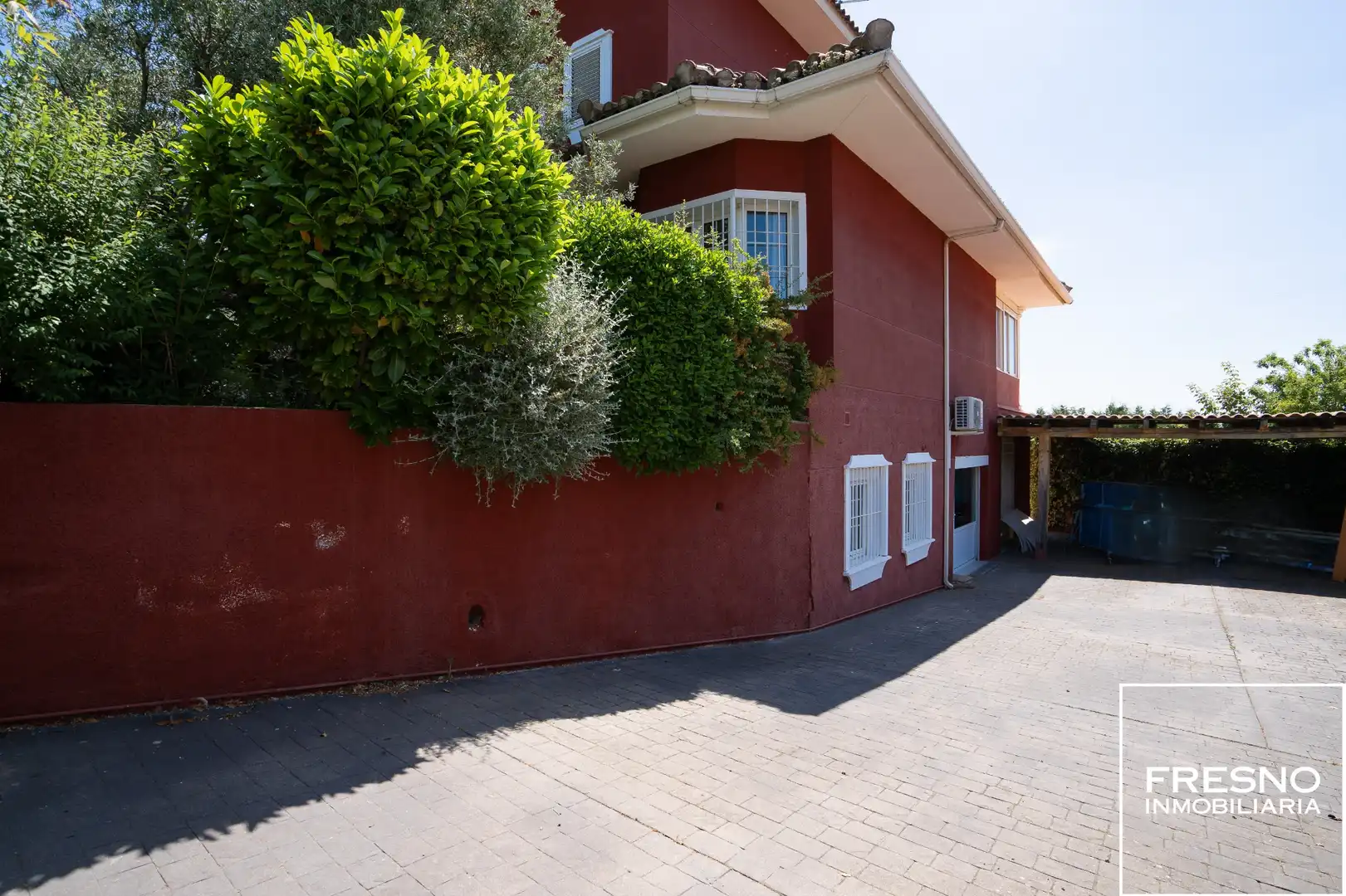 Vista exterior de Casa o xalet en venda en Cobeña amb Aire condicionat, Calefacció i Jardí privat