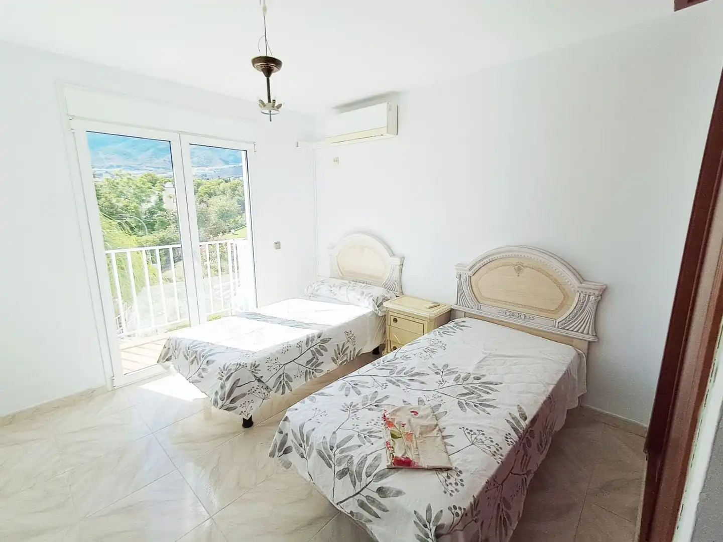 Dormitori de Casa adosada en venda en Benalmádena amb Aire condicionat, Calefacció i Jardí privat