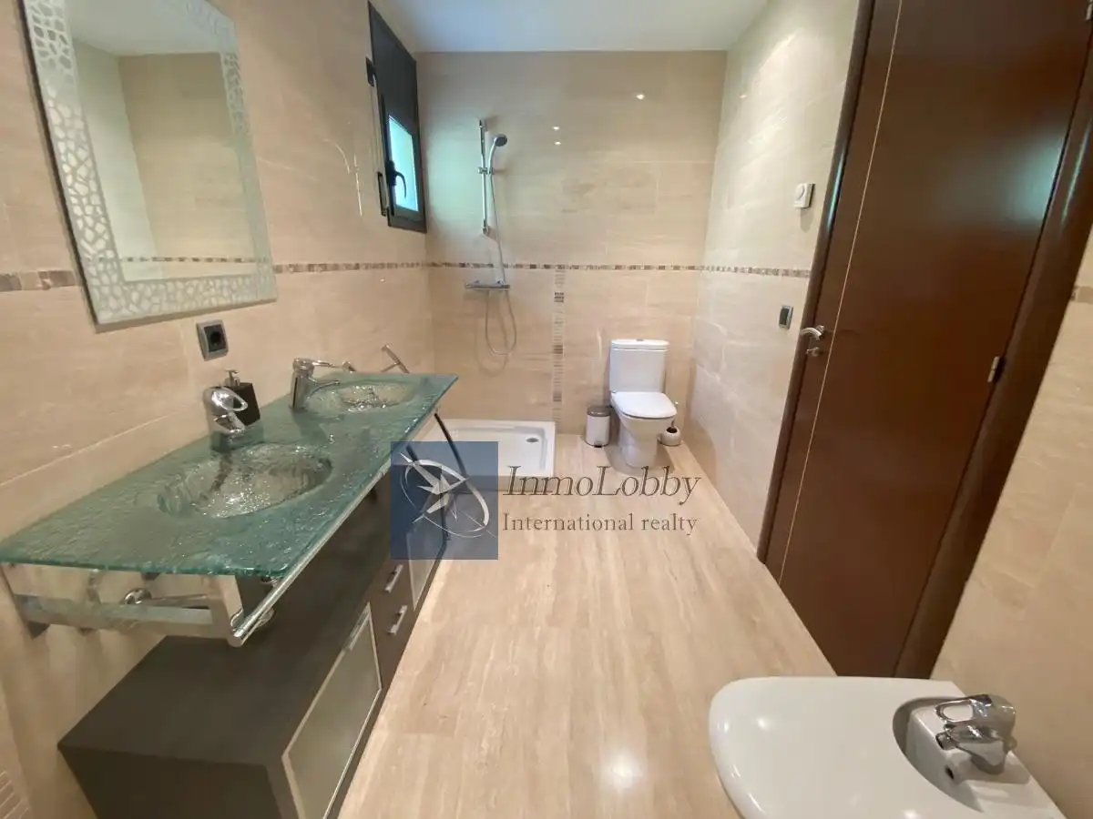Casa amb terrassa en venda a Carrer Guineu, imagen 21