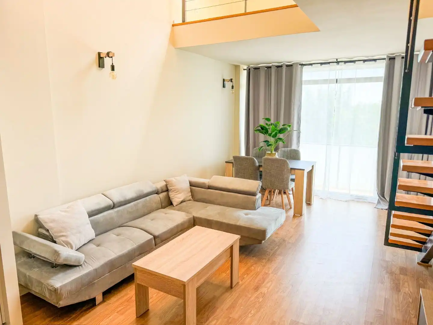 Living room of Flat for rent in Reyes Católicos