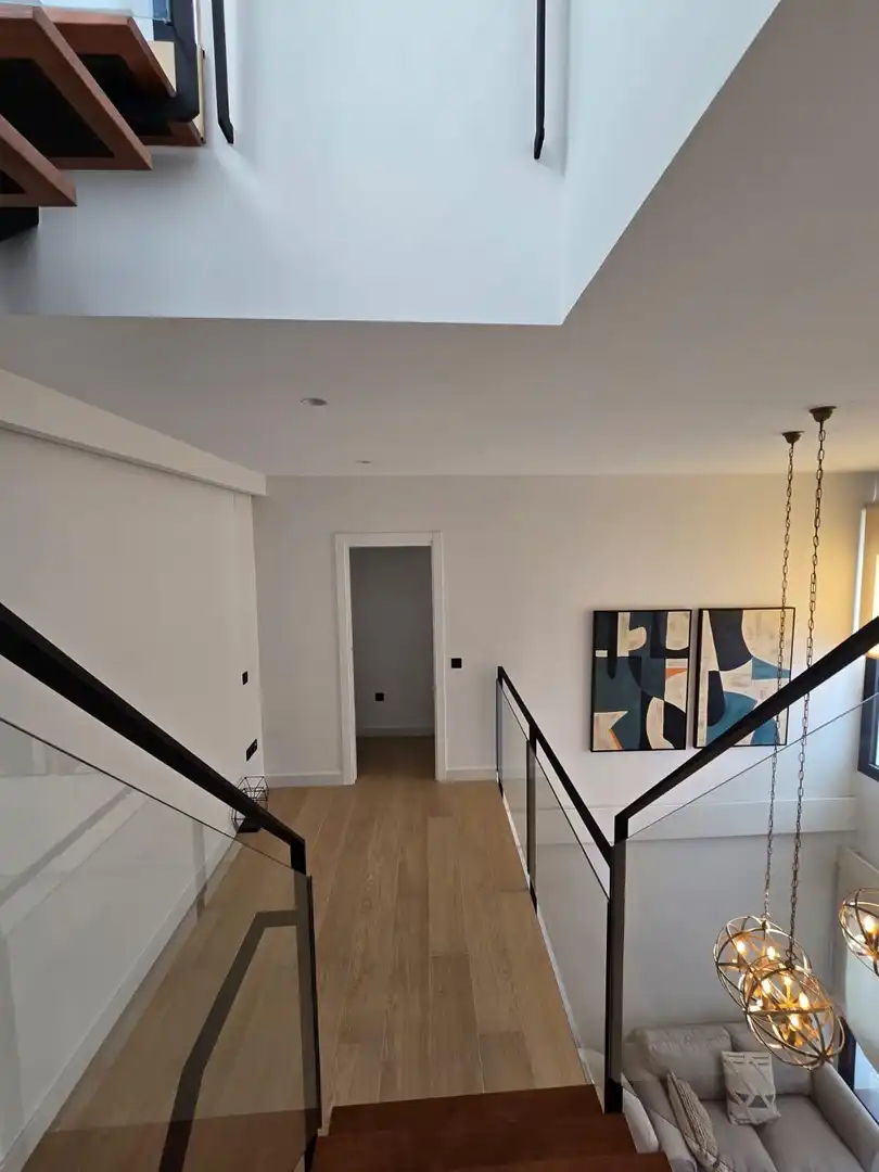 Maisonette zur Miete in Sanlúcar la Mayor mit Klimaanlage, Terrasse und Möbliert