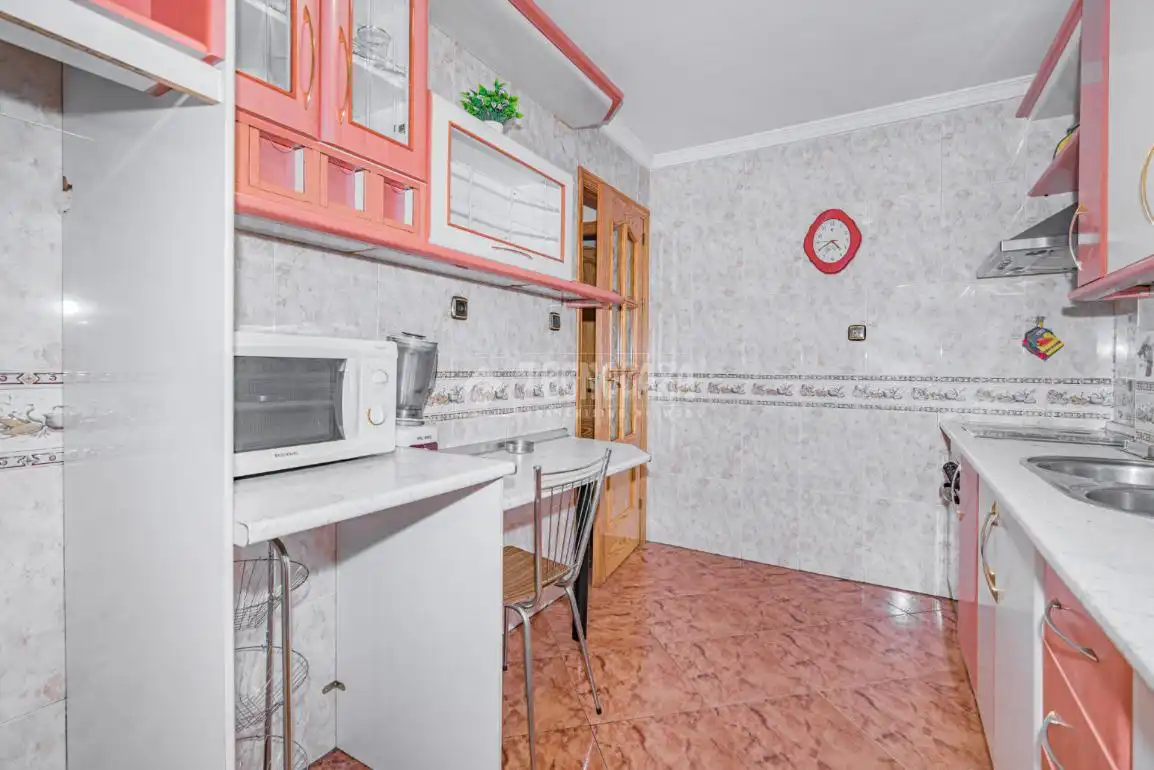 Cuina de Pis en venda en Granada amb Balcó