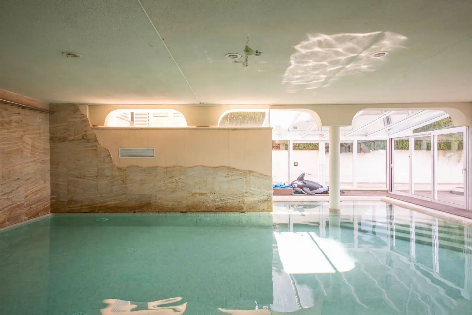 Piscina de Casa o chalet en venta en Alella con Aire acondicionado, Calefacción y Jardín privado
