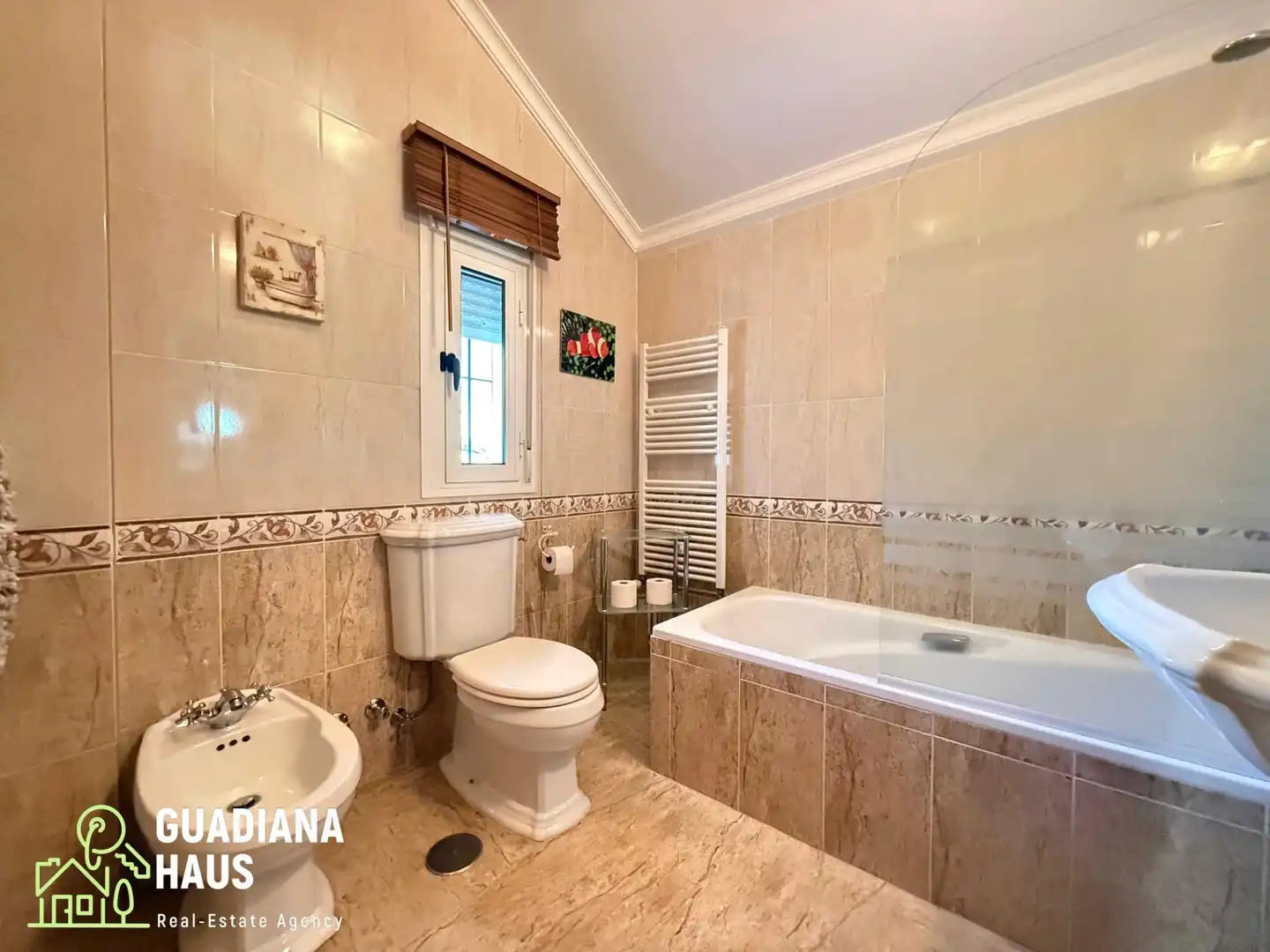 Bathroom of Houses for sale in Isla Cristina  with Air Conditioner, Heating and Private garden