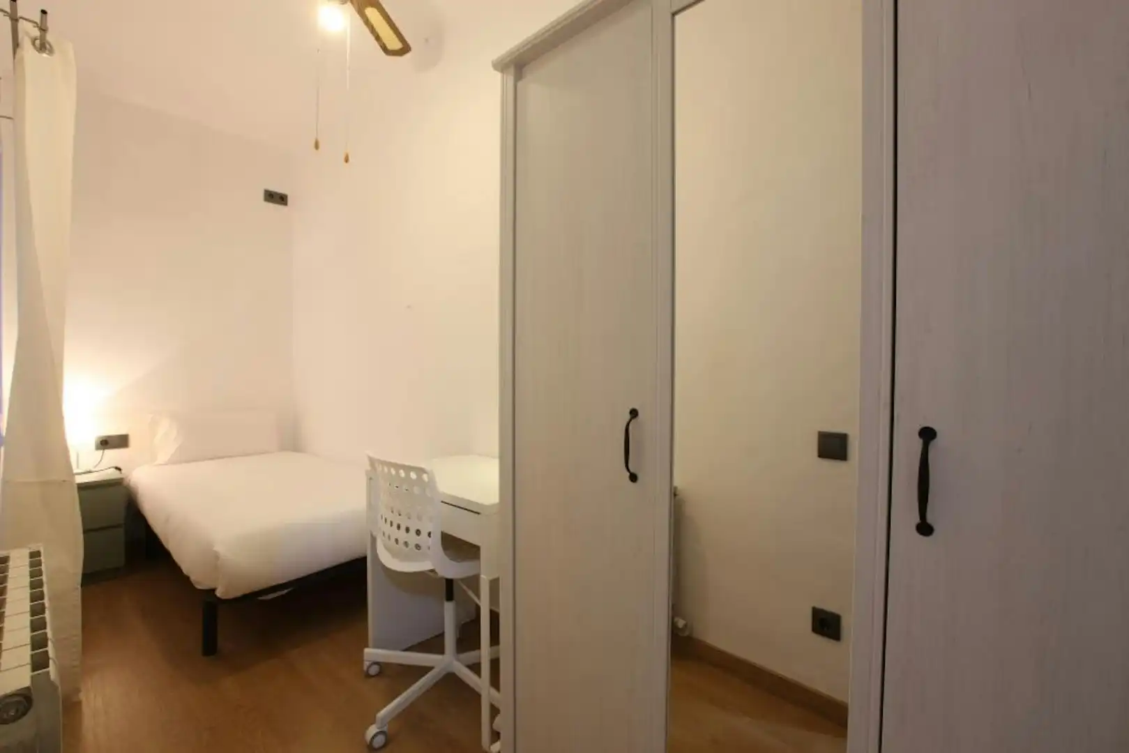 Bedroom of Flat for rent in Barcelona  with Air Conditioner, Heating and Furnished