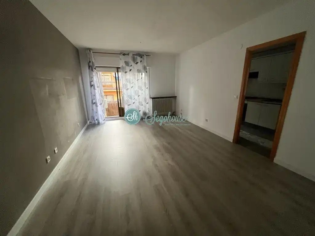 Habitación de Piso en venta en San Cristóbal de Segovia con Calefacción, Terraza y Trastero