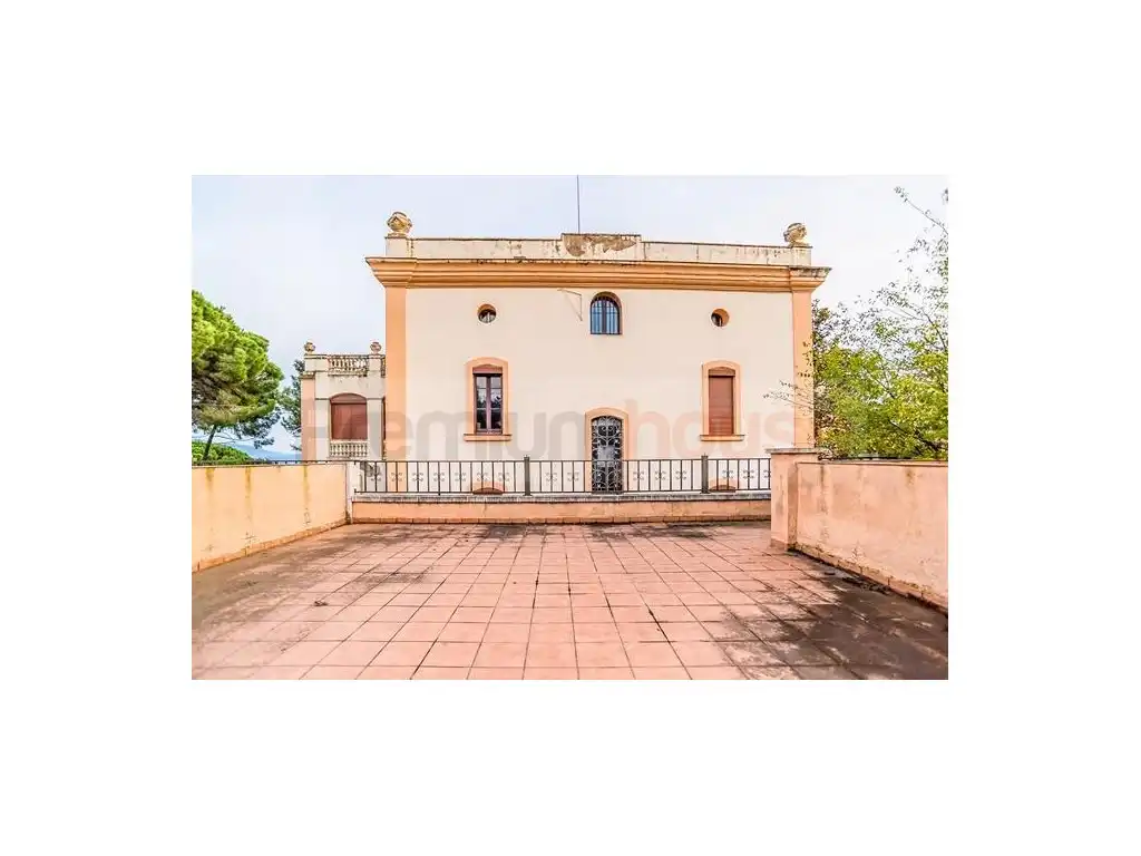 Detached house with pool for sale in Calle de Portugal, imagen 2