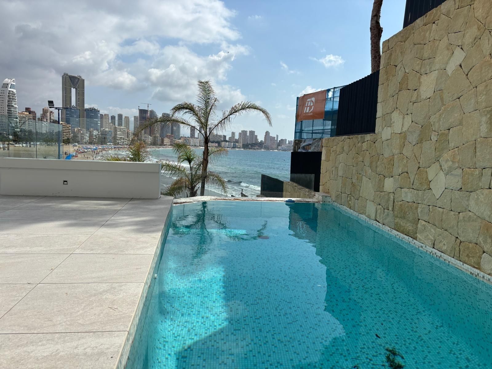 Swimming pool of House or chalet for sale in Benidorm  with Air Conditioner, Heating and Terrace