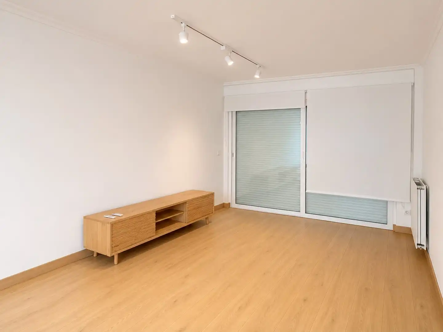 Sala d'estar de Casa adosada en venda en Torrelavega  amb Calefacció, Jardí privat i Balcó