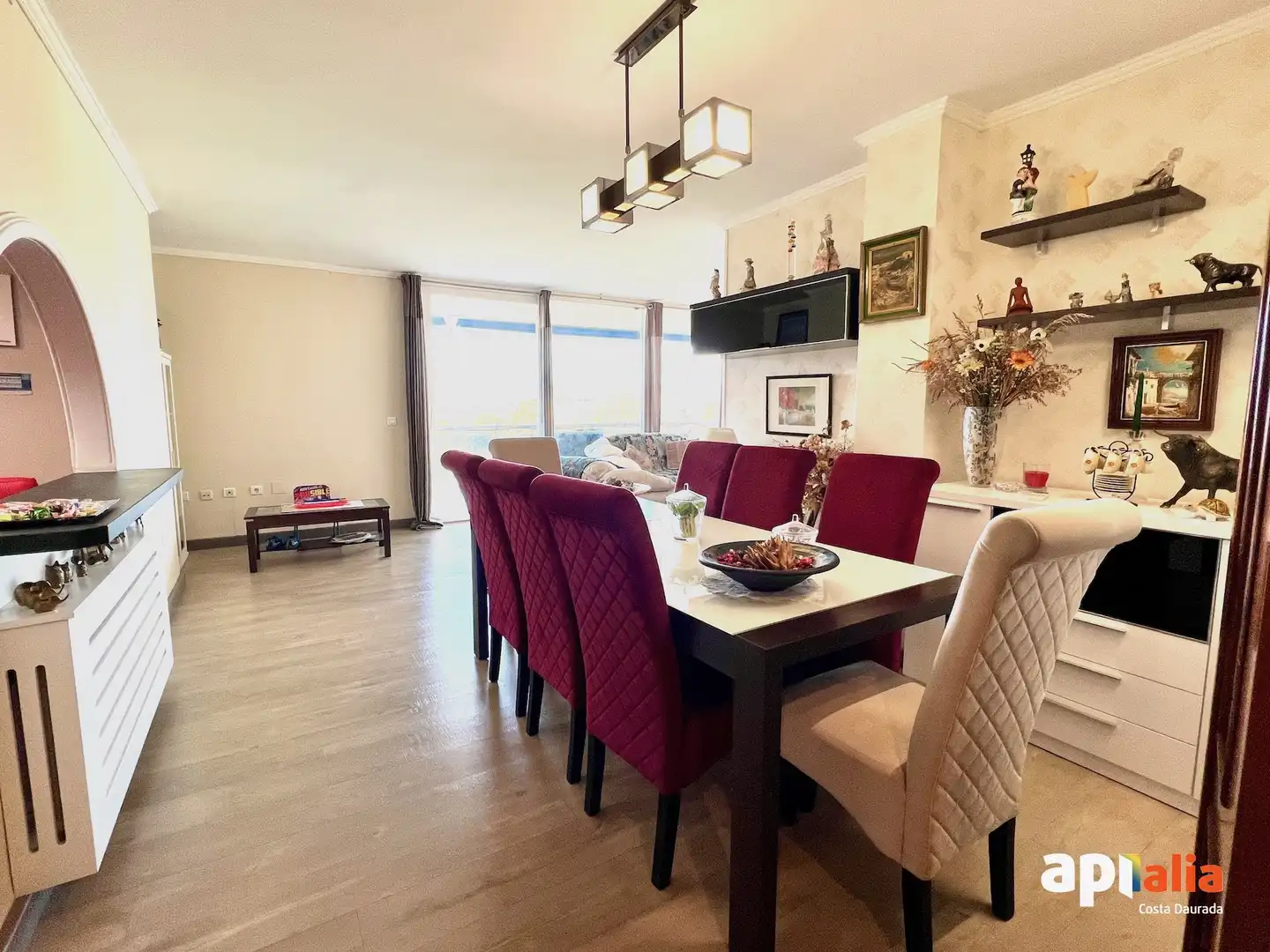 Comedor de Piso en venta en Salou con Calefacción, Piscina y Horno
