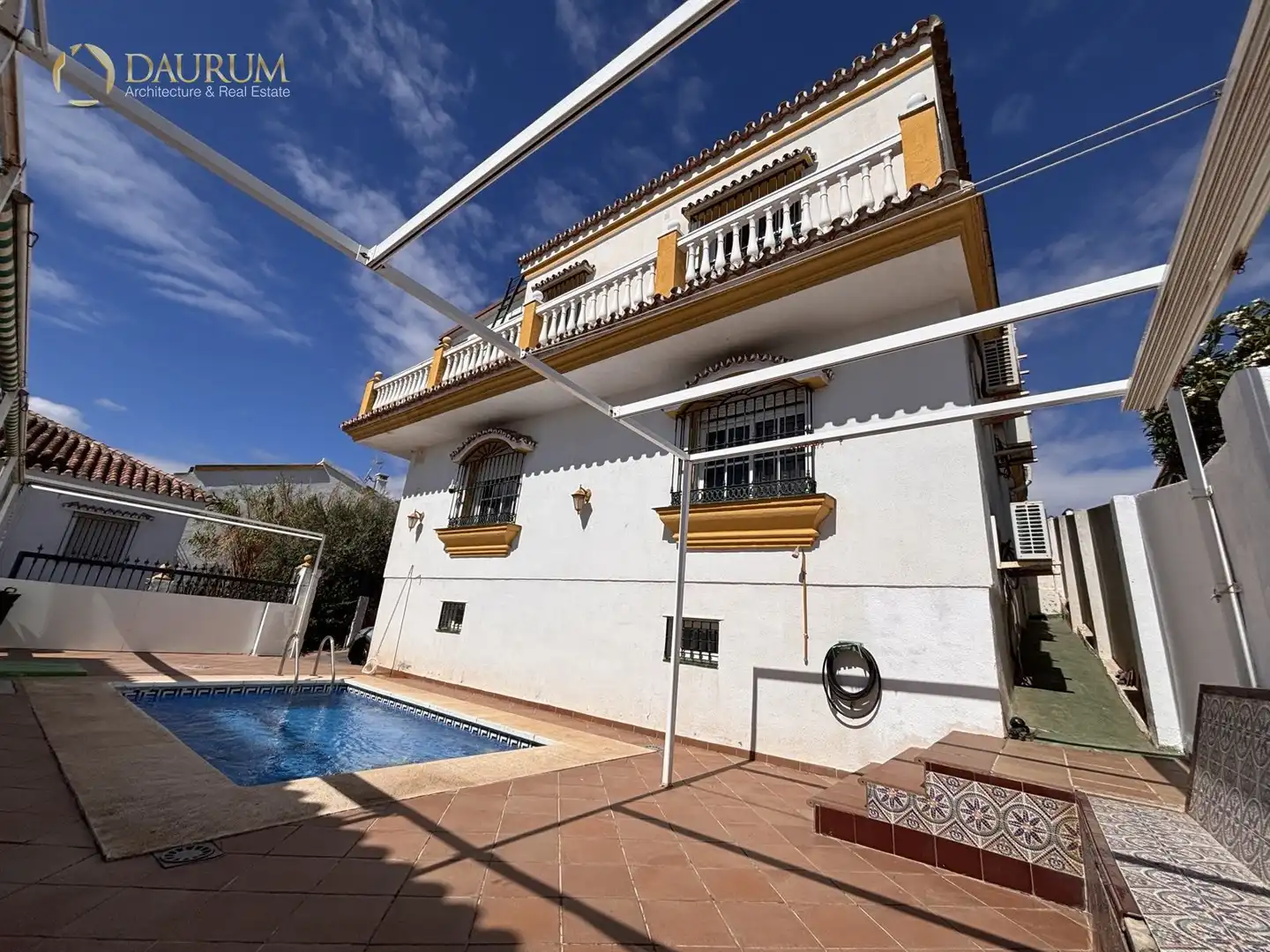 Vista exterior de Casa o chalet en venta en Alhaurín de la Torre con Aire acondicionado, Terraza y Trastero