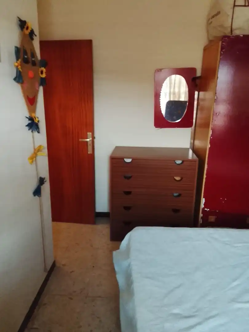 Dormitori de Casa o xalet en venda en Madrigal de la Vera amb Jardí privat