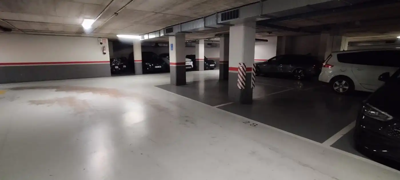 Parkplatz von Garage zur Miete in Barcelona