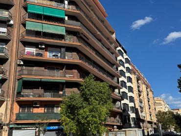 Piso con balcón en venta en Extramurs