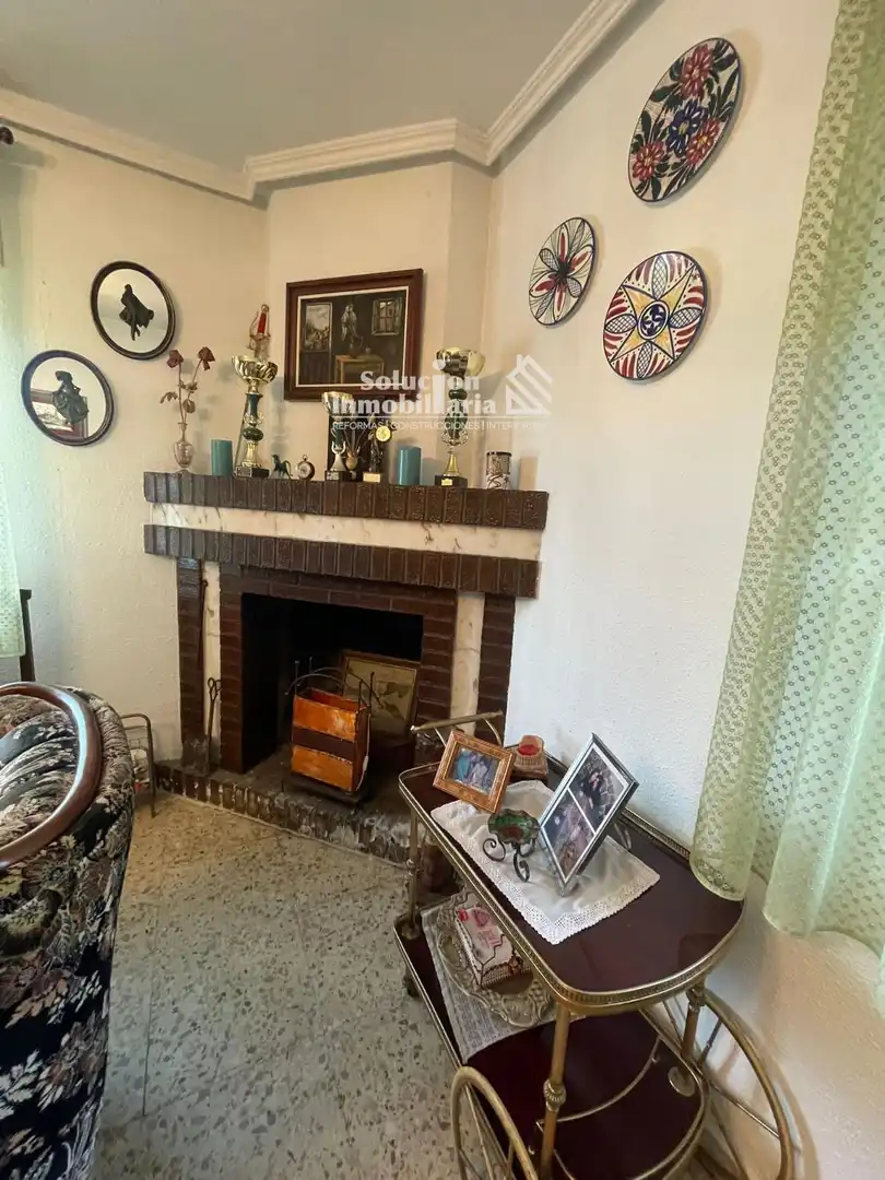 Sala de estar de Casa o chalet en venta en Doñinos de Salamanca con Calefacción y Amueblado