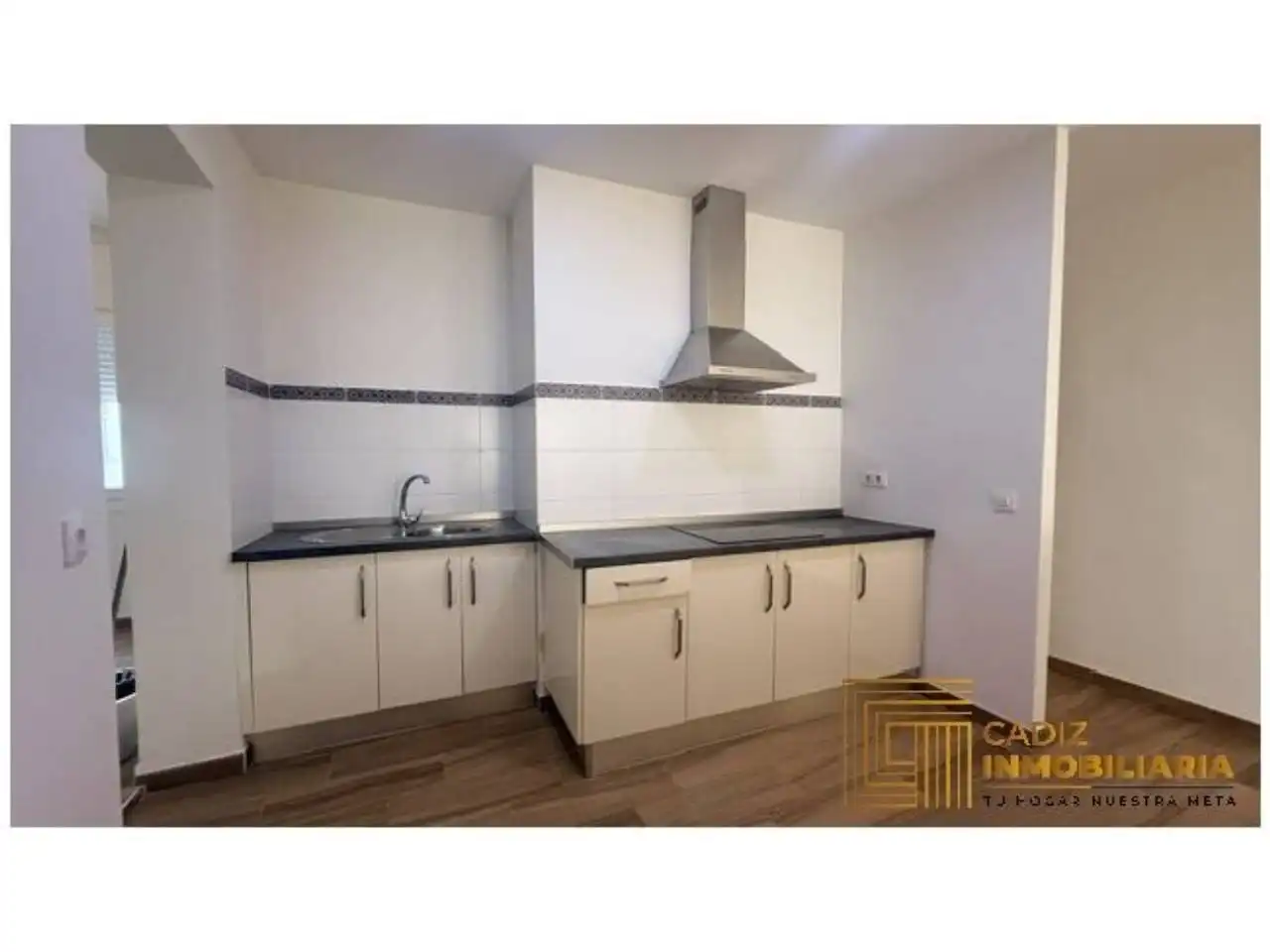 Kitchen of Flat for rent in El Puerto de Santa María  with Air Conditioner and Balcony