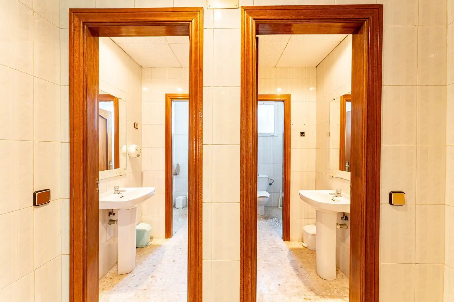 Badezimmer von Gebäude zum Verkauf in Fuenlabrada