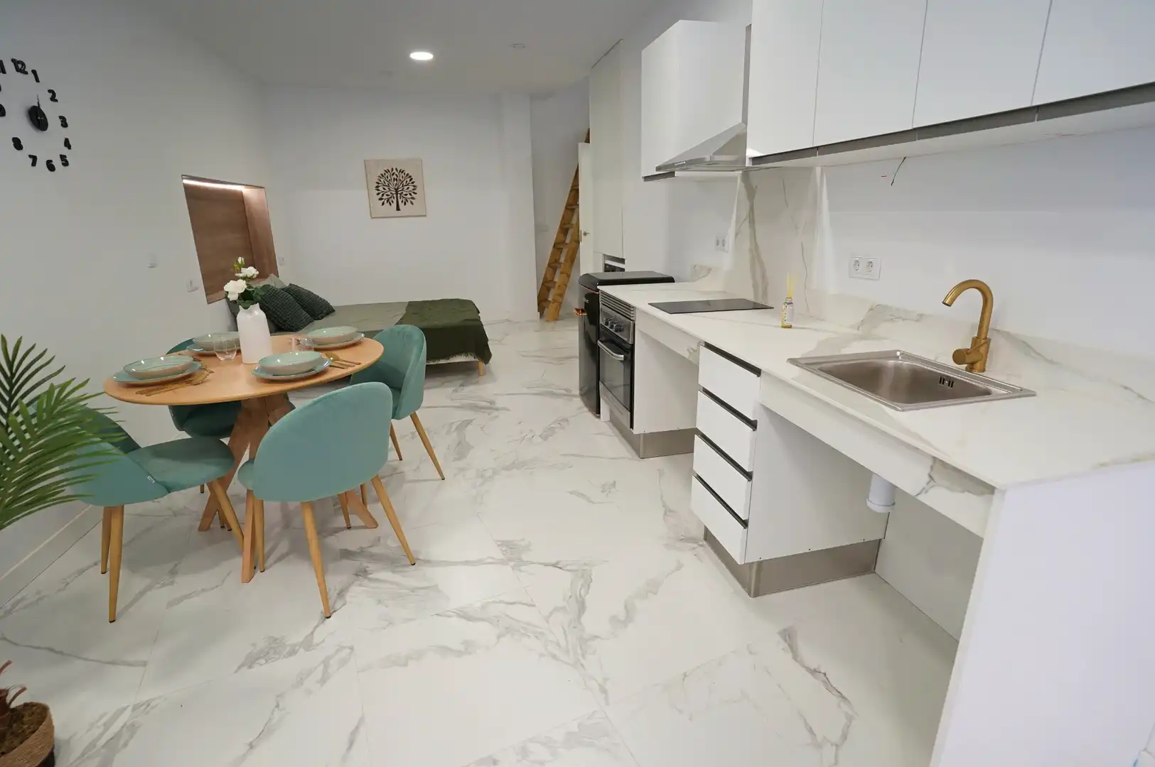 Kitchen of Study for sale in Valencia  with Air Conditioner